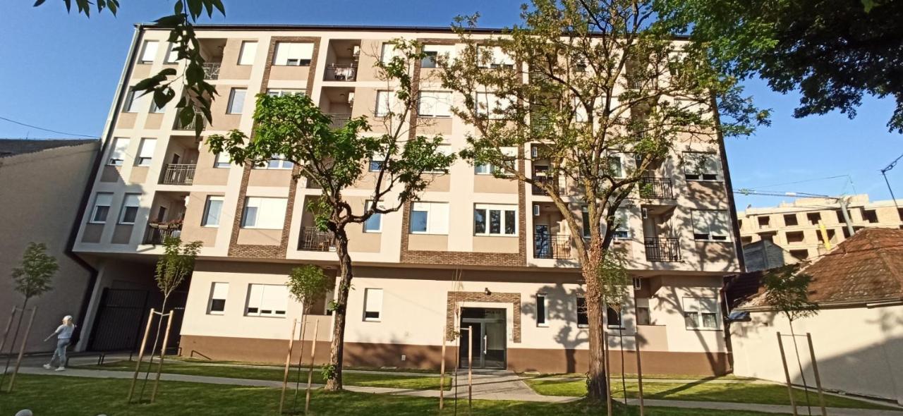 Aurora Apartment Суботица Екстериор снимка